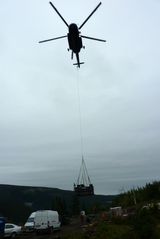 Přeprava našich čistíren vrtulníkem