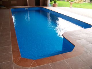 Bazén Obdelník + vnější schodiště u hrany bazénu