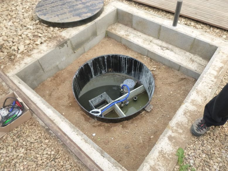 Terénní úpravy kolem ČOV EKO SBR BIO při hlubokém uložení