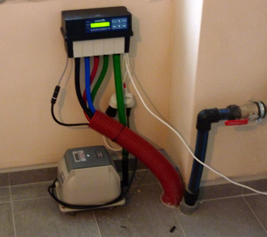 Dmychadlo umístěné na zemi