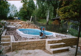 Úpravy kolem bazénu