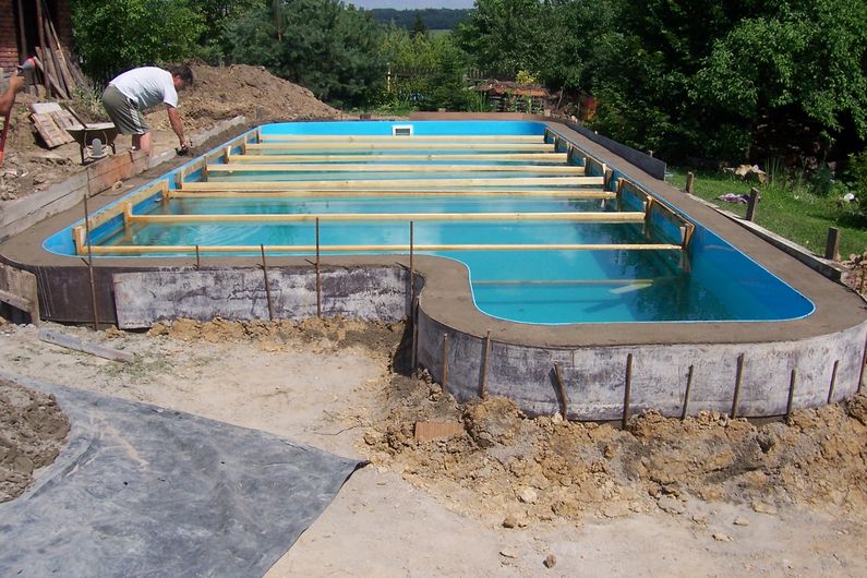 Bazén - Turnov, obetonávka bazénu