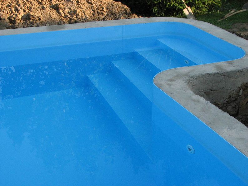 Bazén - Turnov, obetonávka schodů