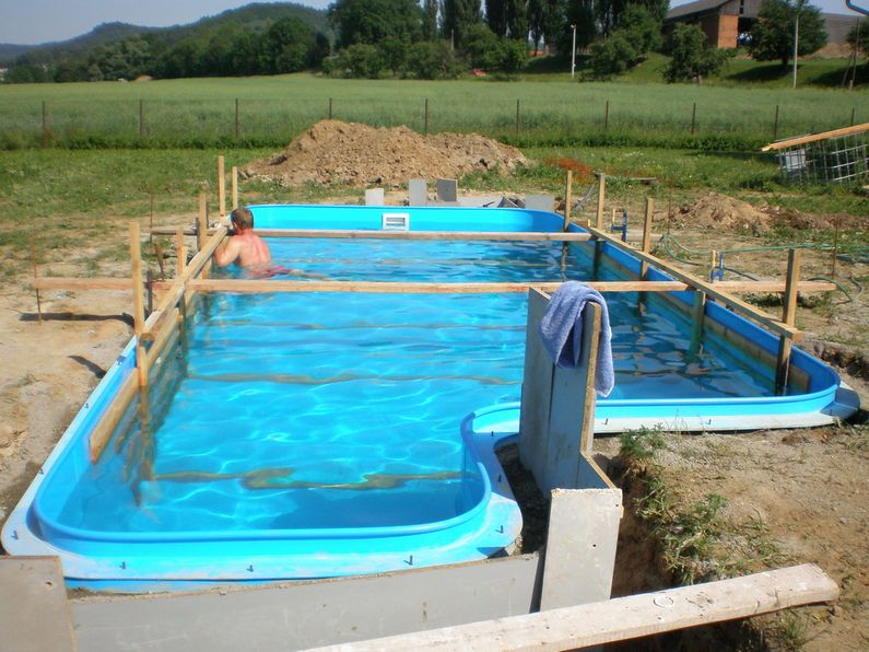 Bazén - Ploukonice, postupné obetonování