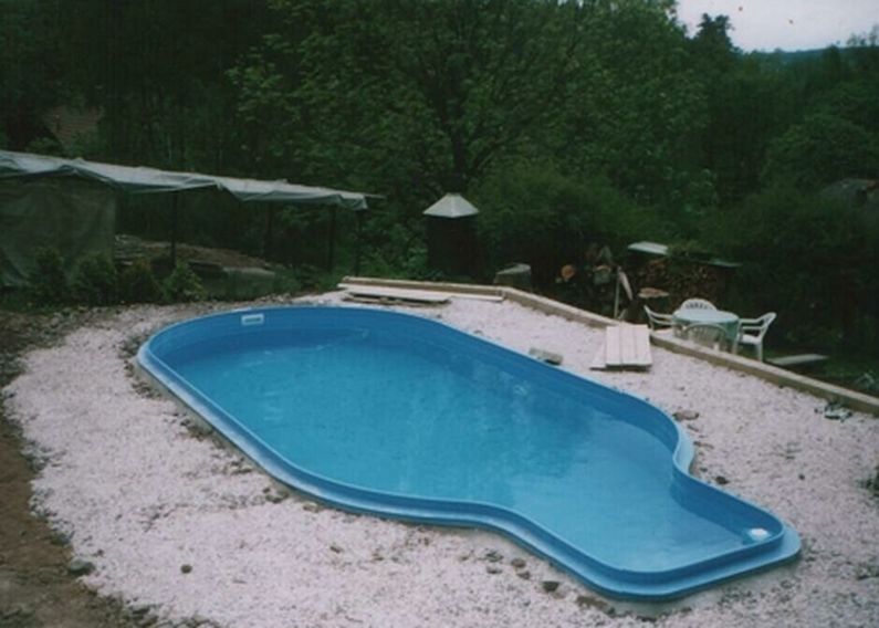 Bazén - Semily, připraveno pro lepení kamenů