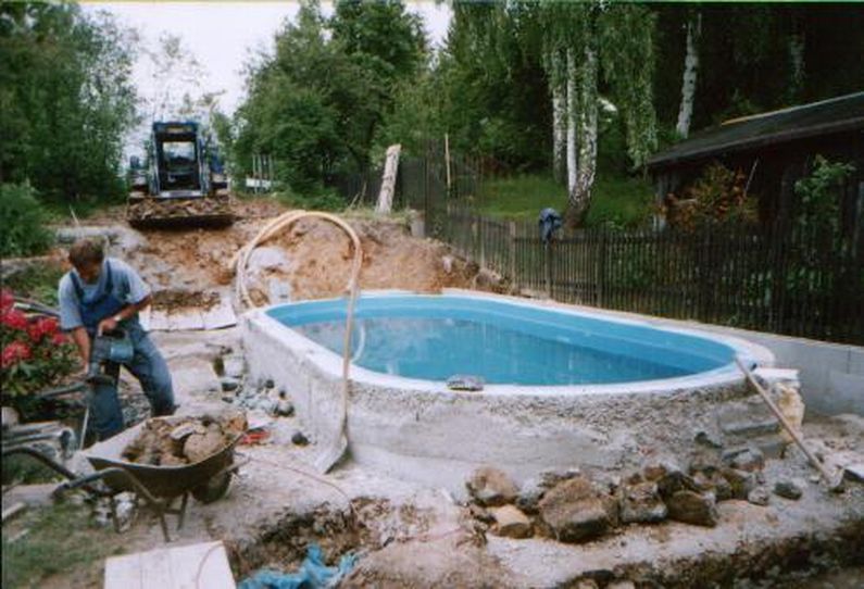Bazén - Turnov, obetonováno