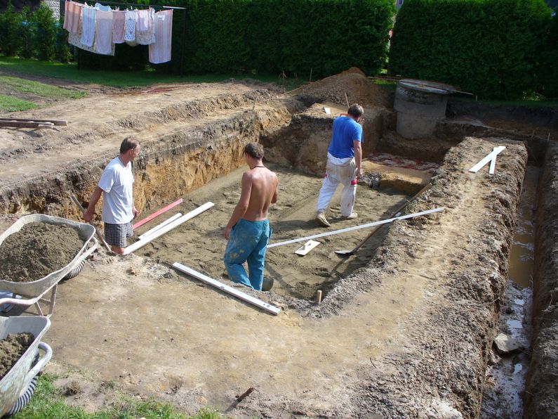 Bazén - betonáž základové desky
