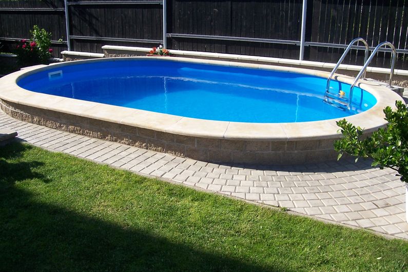 Bazén ovál, Bakov nad Jizerou