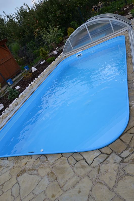 Bazén obdélník se schody přes roh