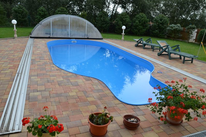 Bazén ovál,  Veselá