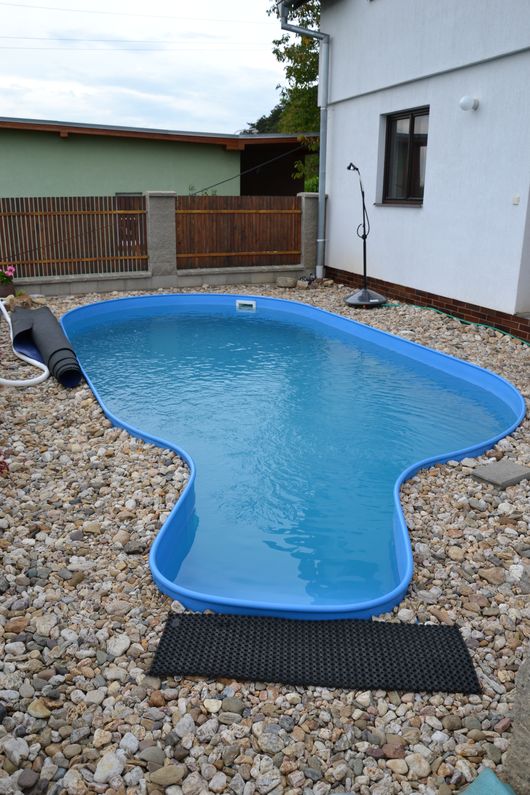 Bazén ovál, Benátky nad Jizerou