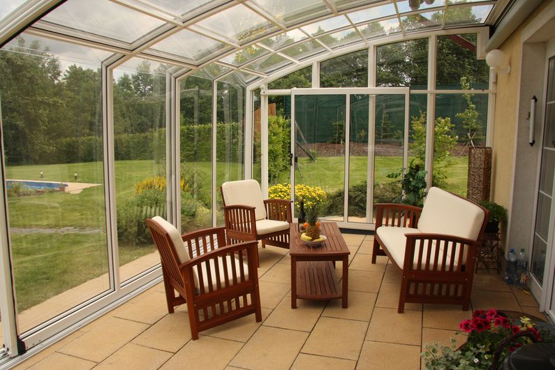 Zastřešení Corso, kompakt, béžový profil