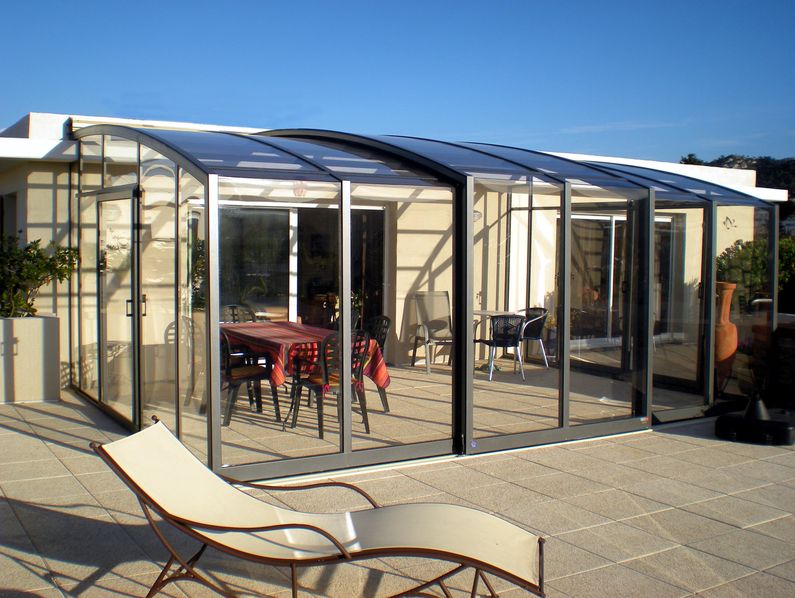 Zastřešení Corso, bronzový kompakt, profil antracit