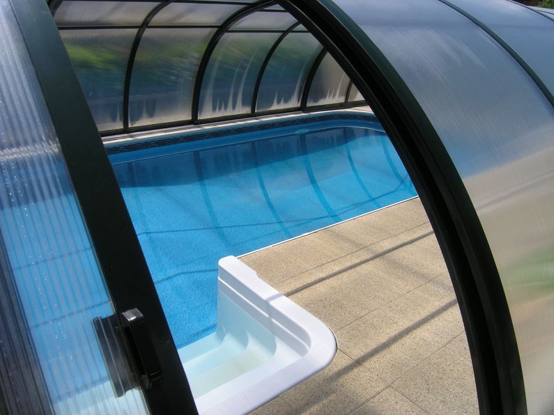 Zastřešení Tropea, detail bočního vstupu