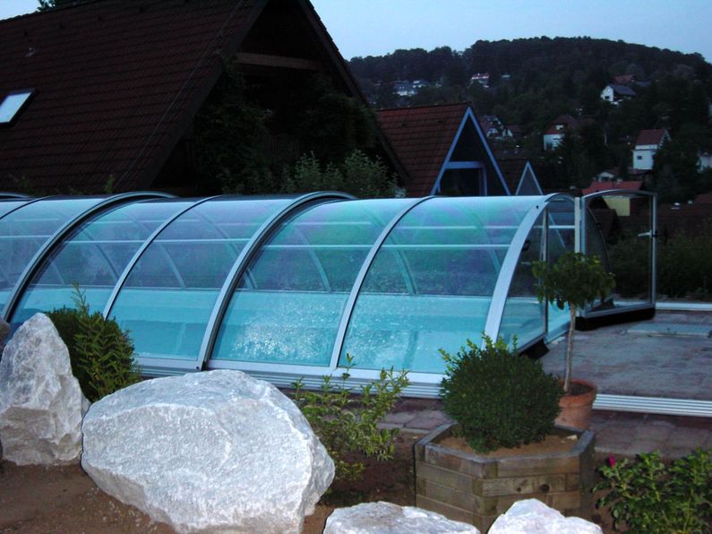 Zastřešení Universe, kompakt